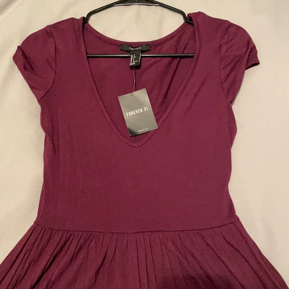 NEW WITH TAGS Forever 21 v neck skater dress